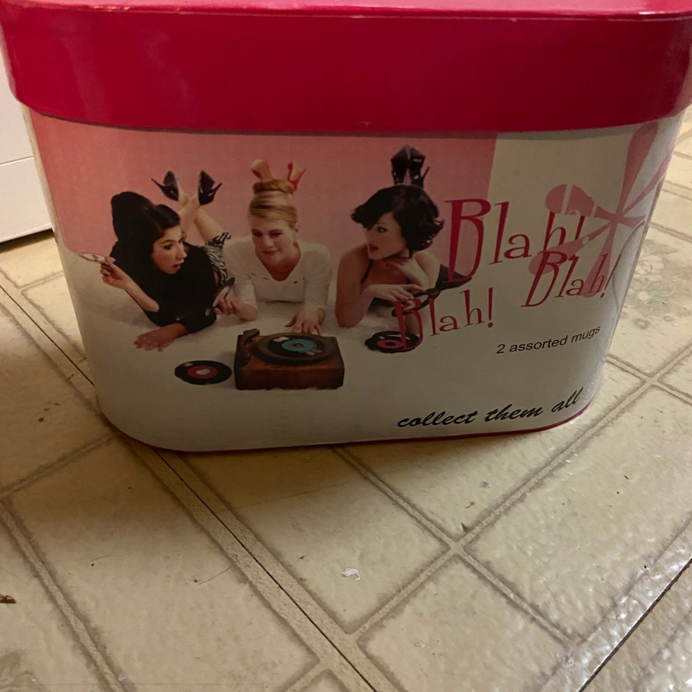 Blah Blah Blah Pink  cups/ Storage box